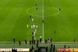 Știri de azi | Turcia: Adana Demirspor a abandonat meciul cu Galatasaray. Echipa a părăsit terenul în semn de protest faţă de federaţie şi faţă de Comisia Centrală a Arbitrilor - Știri de azi | 