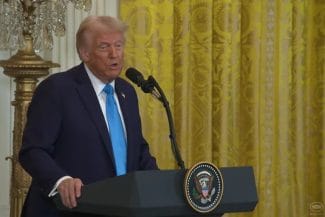 donald-trump-conferinta-de-presa-captura.jpg - Știri de azi Știri de azi | Şeful Pentagonului: Armata SUA este gata să analizeze toate opţiunile pentru Gaza. Casa Albă: Trump nu s-a angajat să trimită trupe americane în Gaza. Ce spune şeful diplomaţiei / Planul îi nedumereşte şi îi divizează pe republicani - Știri de azi |