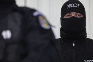 media-171930581801648400.jpg - Știri de azi Știri de azi | DIICOT a dat iama în traficanții de droguri din Capitală: O familie întreagă a ajuns după gratii - Știri de azi |