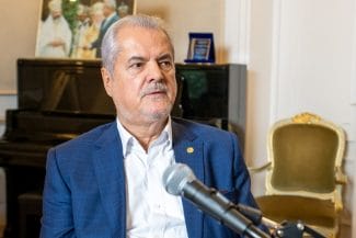 media-172647853143342000.jpg - Știri de azi Știri de azi | Adrian Năstase reacționează dur după gestul lui Iohannis care îl vizează: ‘Murdar personaj!’ - Știri de azi |