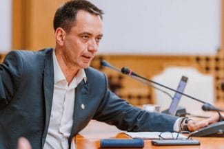 Știri de azi | UDMR încinge coaliția: O candidatură a lui Bolojan la prezidențiale aruncă țara în mâinile lui Georgescu - Știri de azi | 