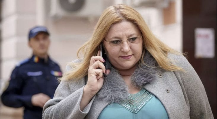Știri de azi | Diana Șoșoacă vrea să ajungă la Cotroceni: Strânge semnături pentru a candida la alegerile din Mai - Știri de azi | 