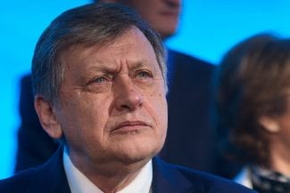 Știri de azi | VIDEO Crin Antonescu, propunere șoc pentru Victor Ponta și George Simion + Spune că Georgescu trebuie lăsat să candideze - Știri de azi | 