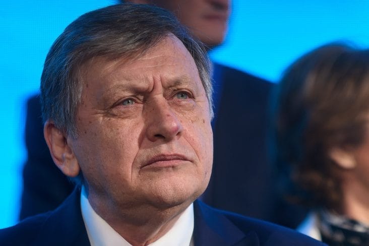 media-173792428104143100.jpg - Știri de azi Știri de azi | VIDEO Crin Antonescu, propunere șoc pentru Victor Ponta și George Simion + Spune că Georgescu trebuie lăsat să candideze - Știri de azi |