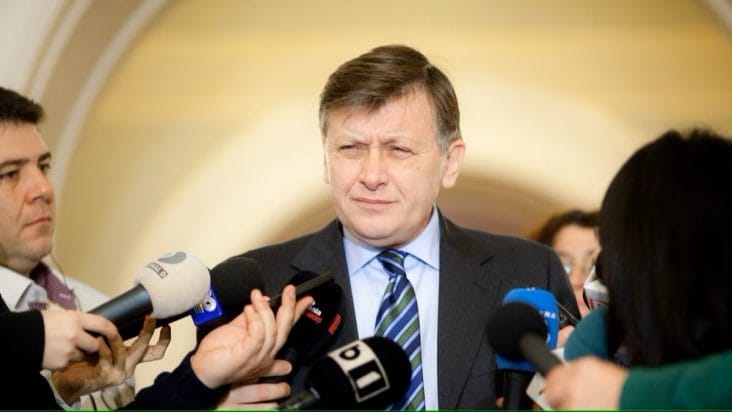 Știri de azi | Va demisiona Klaus Iohannis? Crin Antonescu, despre ședința de la Cotroceni: ‘Asta ar putea fi o variantă’ - Știri de azi | 