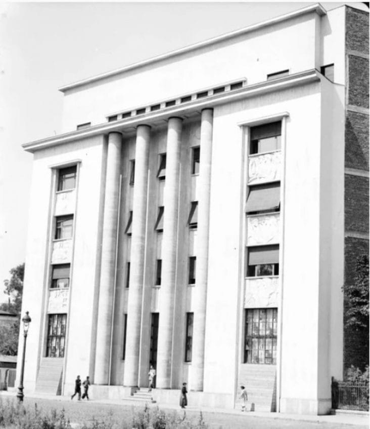 Știri de azi | FOTO Clădirea fascistă din București pe lângă care oamenii trec fără să știe ce reprezintă: Are o istorie de aproape 100 de ani - Știri de azi | 