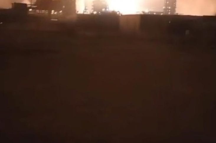 Știri de azi | VIDEO Alertă în Rusia: Avarie la o centrală chimică lovită de drone – Orașul a fost acoperit de un nor de gaze cu un miros înțepător - Știri de azi | 