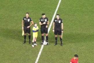 media-173896139036219700.jpg - Știri de azi Știri de azi | VIDEO Cine este fetița care a dat lovitura de start în meciul Petrolul – FCSB - Știri de azi |