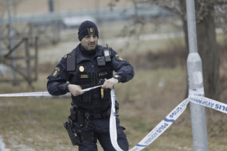 Știri de azi | Poliţia suedeză investighează un posibil motiv rasist pentru atacul de la şcoală, cel mai grav din istoria ţării. Printre victime sunt mai mulţi sirieni - Știri de azi | 