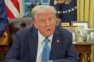 trump-vorbind-cu-presa-in-biroul-oval-captura.jpg - Știri de azi Știri de azi | Crin Antonescu: Al doilea mandat Trump este ceva cu totul diferit de primul / În România, nu trebuie să înceapă un concurs între actori sau forţe politice în a maimuţări trumpismul - Știri de azi |