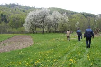 viata-la-tara-cfl-moarte-suspecta-magazia-cracaoani-15-04-2015.jpg - Știri de azi Știri de azi | Cadavrul unui bărbat dat dispărut înainte de Crăciun, găsit pe un câmp din judeţul Timiş - Știri de azi |