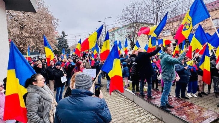 Știri de azi | AUR organizează sâmbătă un miting împotriva Guvernului condus de Marcel Ciolacu, la Piaţa Universităţii, cu marş spre Piaţa Victoriei / Formaţiunea le cere participanţilor să folosească doar steaguri cu tricolorul şi să nu vină cu vuvuzele - Știri de azi | 