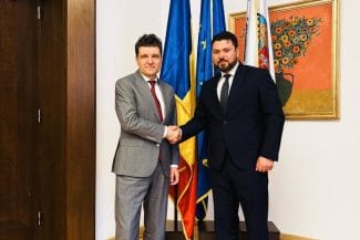 Știri de azi | Primarul liberal care a anunţat că-l susţine pe Nicuşor Dan, exclus din partid / PNL Suceava: Tentativele lui Nicuşor Dan de a-şi asocia imaginea cu preşedintele interimar Bolojan, o strategie lipsită de substanţă, menită să inducă în eroare electoratul - Știri de azi | 