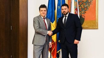 Știri de azi | Primarul liberal care a anunţat că-l susţine pe Nicuşor Dan, exclus din partid / PNL Suceava: Tentativele lui Nicuşor Dan de a-şi asocia imaginea cu preşedintele interimar Bolojan, o strategie lipsită de substanţă, menită să inducă în eroare electoratul - Știri de azi | 