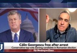 CAlin Georgescu acorda un interviu la the washinghton post imbracat intr-o tinuta non formala