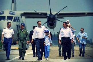 Știri de azi | Victor Ponta promite dreptate și respect pentru militari și polițiști - Știri de azi | 