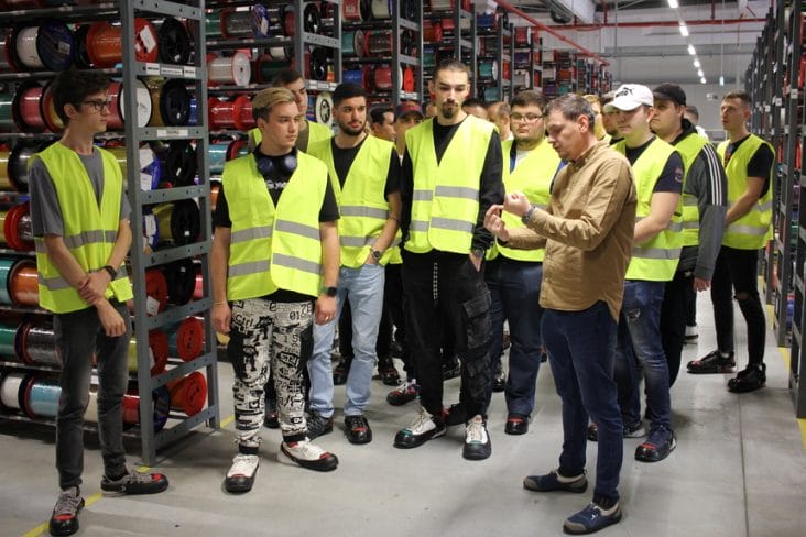 Știri de azi | INS: Costul orar al forţei de muncă în formă ajustată, după numărul zilelor lucrătoare, a crescut cu 13,07%, în trimestrul IV 2024 comparativ cu trimestrul IV 2023 - Știri de azi | 