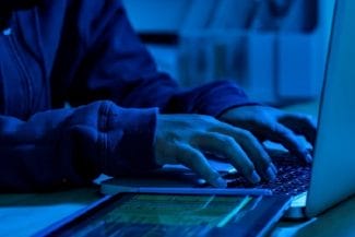 Știri de azi | DNSC, nouă alertă privind un atac de tip phishing care implică utilizarea identităţii ANAF/ Atacatorii trimit e-mailuri despre o presupusă rambursare de taxe, care par a proveni de la Serviciul Clienţi al Agenţiei Fiscale FOTO - Știri de azi | 