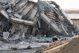 Știri de azi | Cel puţin trei morţi la Bangkok, în turnul surpat de cutremurul din Myanmar, anunţă Guvernul thailandez. 81 de persoane căutate sub dărâmături. Junta birmană cere donare de sânge în trei dintre cele şase regiuni în care a declarat starea de urgenţă - Știri de azi | 