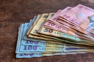 bani-romania-shutterstock.jpg - Știri de azi Știri de azi | Administratorul unei firme din Bucureşti, suspectat de evaziune fiscală cu prejudiciu de peste un milion de lei - Știri de azi |