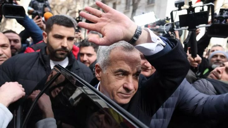 calin georgescu control judiciar - Știri de azi Știri de azi | De ce îl țin judecătorii sub control judiciar pe Călin Georgescu? Manevrele disperate ale sistemului soroșist - Știri de azi | Imagine reprezentativă pentru articolul despre controversele legate de controlul judiciar al lui Călin Georgescu.