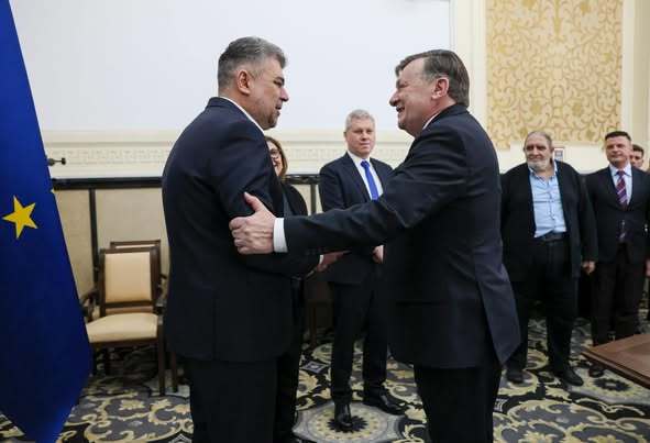 Știri de azi | Ciolacu: Cred cu toată puterea că în acest moment Crin Antonescu e principalul candidat care-i poate aduna în jurul său pe toţi cei ce îşi doresc ca România să se dezvolte în Uniunea Europeană şi să fim protejaţi de aliaţii din NATO - Știri de azi | 