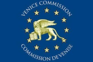 comisia-de-la-venetia-logo.jpg - Știri de azi Știri de azi | Bolojan, după raportul Comisiei de la Veneţia: Când se iau nişte decizii care au impact public, să fie luate în condiţii cât se poate de clare, să fie argumentate în aşa fel încât neîncrederea, disputele şi speculaţiile să fie reduse la minim - Știri de azi |
