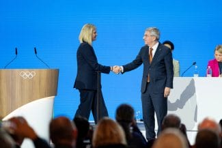 coventry-bach-fb-cosr.jpg - Știri de azi Știri de azi | Mihai Covaliu după ce Kirsty Coventry a fost aleasă la şefia CIO: Trăim un moment istoric. Mişcarea Olimpică a demonstrat că este pregătită pentru această schimbare - Știri de azi |