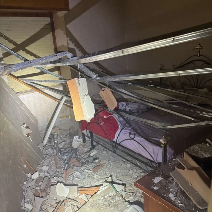 cutremur-napoli.jpg - Știri de azi Știri de azi | Locuitorii din Napoli şi-au petrecut noaptea pe străzi după ce oraşul a fost zguduit de un puternic cutremur de suprafaţă - Știri de azi |