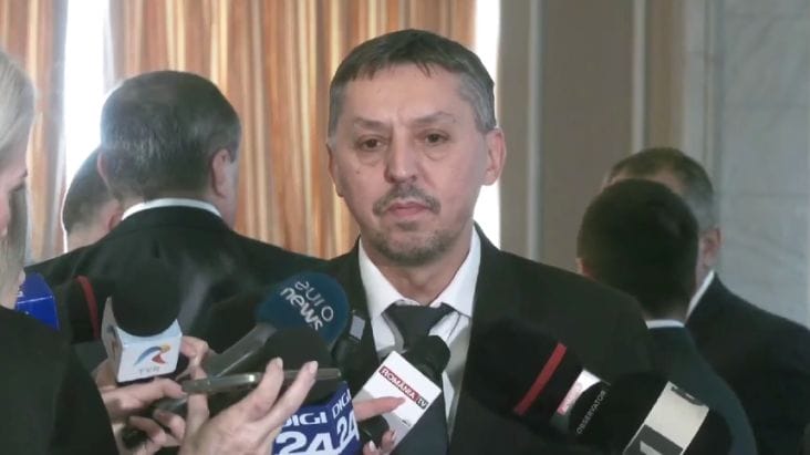 Știri de azi | Daniel David: Copiii şi tinerii, când pleacă de la şcoală, mintea lor este pe reţele de socializare şi atunci este foarte important să ducem, prin educaţie, ştiinţa şi cultura şi acolo - Știri de azi | 