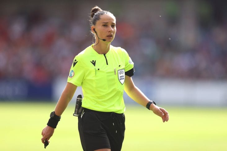 demetrescu-foto-uefa.jpg - Știri de azi Știri de azi | Iuliana Demetrescu, delegată la partida Lyon – Bayern din sferturile UEFA Women’s Champions League - Știri de azi |