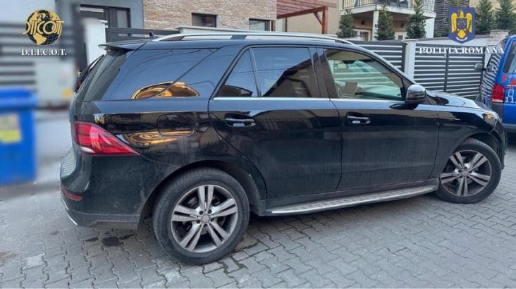 Știri de azi | Cluj: Bărbat şi femeie, arestaţi preventiv după ce au recrutat o persoană pe care au obligat-o să muncească la un aprozar/ Între timp, victima a murit, cei doi recrutând o altă persoană pe care au exploatat-o în acelaşi mod - Știri de azi | 