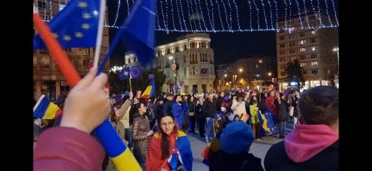 euro-manifest-iasi.jpg - Știri de azi Știri de azi | Peste 200 de persoane, la mitingul ”EuRo Manifest” de la Iaşi - Știri de azi |