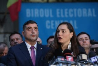 gavrila-si-simion-inquam-2025-03-15-7920.jpg - Știri de azi Știri de azi | Anamaria Gavrilă şi-a depus la BEC candidatura la alegerile prezidenţiale: Este una de conjunctură, nu recunoaştem aceste alegeri ca fiind unele legitime/ Candidatura mea este pentru a reda românilor Turul 2, înapoi şi preşedintele pe care l-au votat deja - Știri de azi |