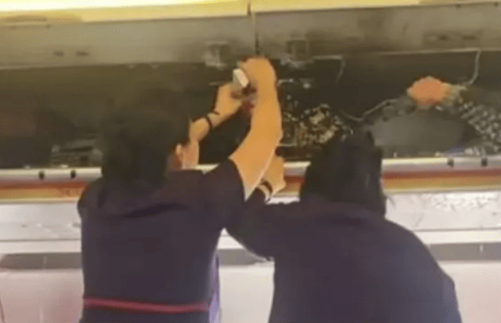 hong-kong-airlines-incendiu-bagaje-tw3.png - Știri de azi Știri de azi | Un zbor al companiei Hong Kong Airlines de la Hangzhou la Hong Kong, redirecţionat la Fuzhou, în sud-estul Chinei, în urma izbucnirii unui incendiu într-un compartiment de bagaje din aeronavă. În avion se aflau 160 de pasageri şi opt membri ai echipajului - Știri de azi |