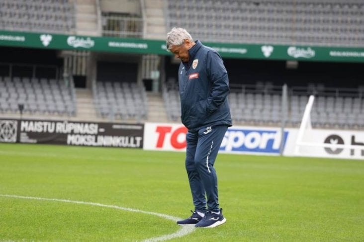 lucescu.jpg - Știri de azi Știri de azi | Mircea Lucescu: Cu Bosnia este un joc extrem de important. Dacă lumea şi închipuie că participăm la această competiţie aşa fluierând este o mare greşeală - Știri de azi |