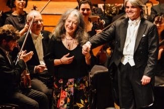 Știri de azi | Celebra pianistă Martha Argerich, decorată de statul român - Știri de azi | 