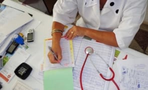 media-156103435351513300.jpg - Știri de azi Știri de azi | Olt: Întârzieri de peste o jumătate de an la restituirea sumelor plătite pentru concedii medicale - Știri de azi |