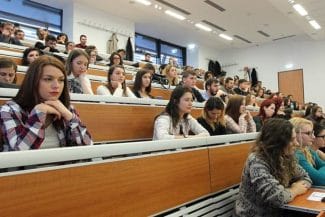 media-172987355173895500.jpg - Știri de azi Știri de azi | Facultățile care îți oferă cele mai bune perspective financiare: Îți asigură un loc de muncă în România garantat - Știri de azi |