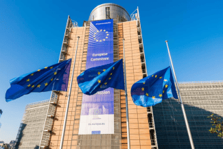 Știri de azi | Replica Comisiei Europene la acuzațiile lui Trump: UE a fost o ‘binefacere’ pentru Statele Unite - Știri de azi | 