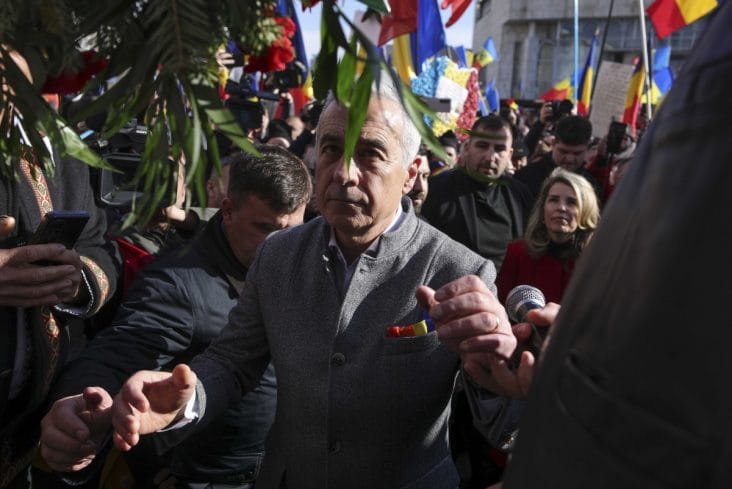 Știri de azi | Călin Georgescu îl face praf pe Zelenski, după scandalul din Biroul Oval: Diplomația nu mai există, a fost aruncată la gunoi - Știri de azi | 