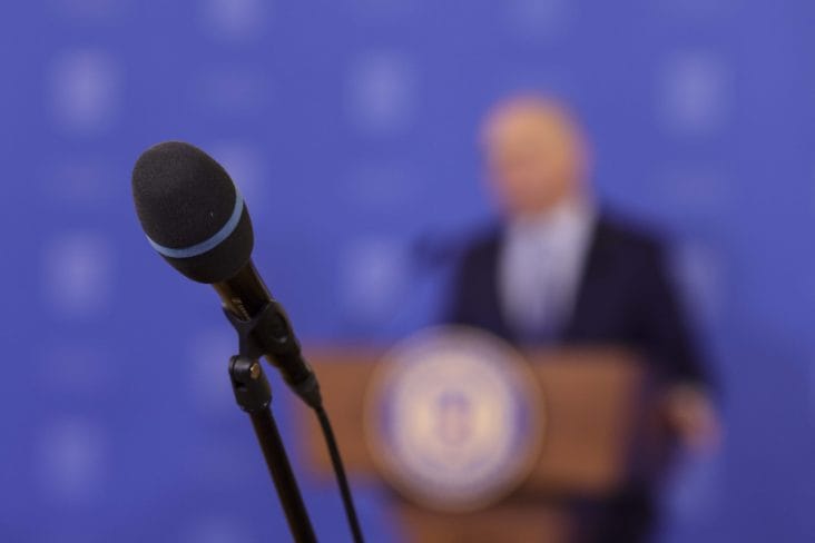 Știri de azi | Ilie Bolojan, mesaj pentru comunitatea maghiară: ‘Să ne opunem ferm ideologiilor care alimentează disensiunile și neîncrederea’ - Știri de azi | 