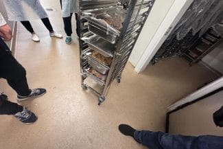 media-174075031136198300.jpg - Știri de azi Știri de azi | VIDEO| Imagini doar pentru cei cu stomacul tare: Piedone a descins la Berăria H și i-a închis instant! (SURSE) - Știri de azi |