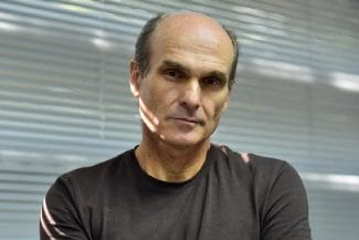 Știri de azi | CTP: Statelor Unite li se fâlfâie de România. Facem gesturi de o slugărnicie dezgustătoare, îi trimitem pe frații Tate, această pereche de giboni, în SUA - Știri de azi | 