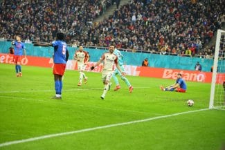 media-174128610262714600.jpg - Știri de azi Știri de azi | Francezii au reacționat după ce au văzut cum se contrazic Elias Charalambous și Gigi Becali înaintea meciului cu Lyon - Știri de azi |