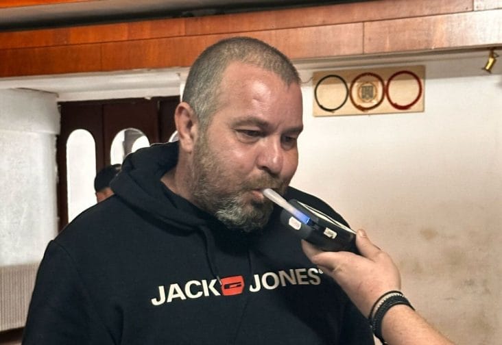 media-174161435886485100.jpeg - Știri de azi Știri de azi | VIDEO Alertă la granițe! Românii războinici se întorc în țară: Bărbat venit de la Viena, cu un cuțit la el și posibil drogat, oprit la Nădlac - Știri de azi |