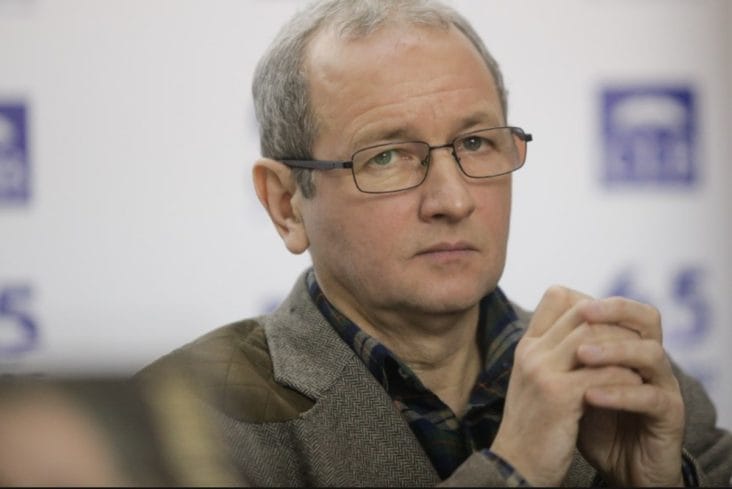 media-174177699087329800.jpg - Știri de azi Știri de azi | VIDEO Dan Puric dă un mesaj-manifest emoționant: ‘Întoarce-te ACASĂ, popor român! Întoarce-te acasă din marele EXIL în care ai fost aruncat fără milă!’ - Știri de azi |