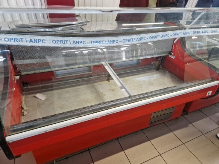 media-174203438044613100.jpg - Știri de azi Știri de azi | FOTO Piedone a descins la Iași – nereguli grave descoperite: Gândaci, rugină și produse expirate / Amenzi în valoare de 86.000 de lei - Știri de azi |