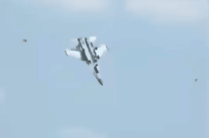 media-174204144156712700.png - Știri de azi Știri de azi | VIDEO Probleme cu ‘strânsul lațului’ pentru armata chineză! Un avion militar s-a prăbuşit în timpul unui zbor de antrenament - Știri de azi |