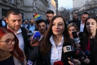 Știri de azi | Zis și făcut: Anamaria Gavrilă a depus la BEC cererea de retragere din cursa prezidențială - Știri de azi | 